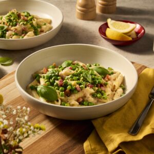 Recept Carbonara penne pasta met pancetta en tuinerwten Grand'Italia