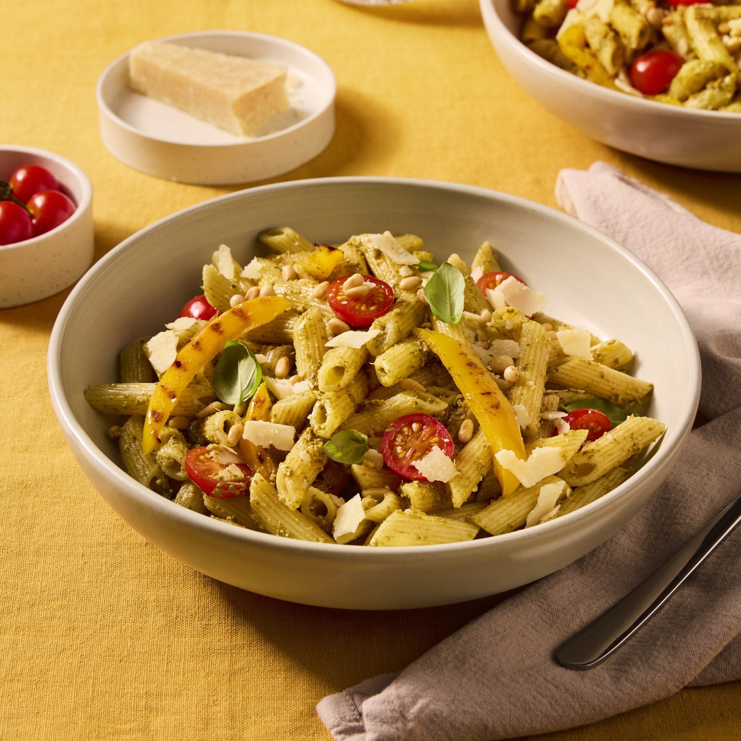 Pasta pesto met tomaatjes en paprika