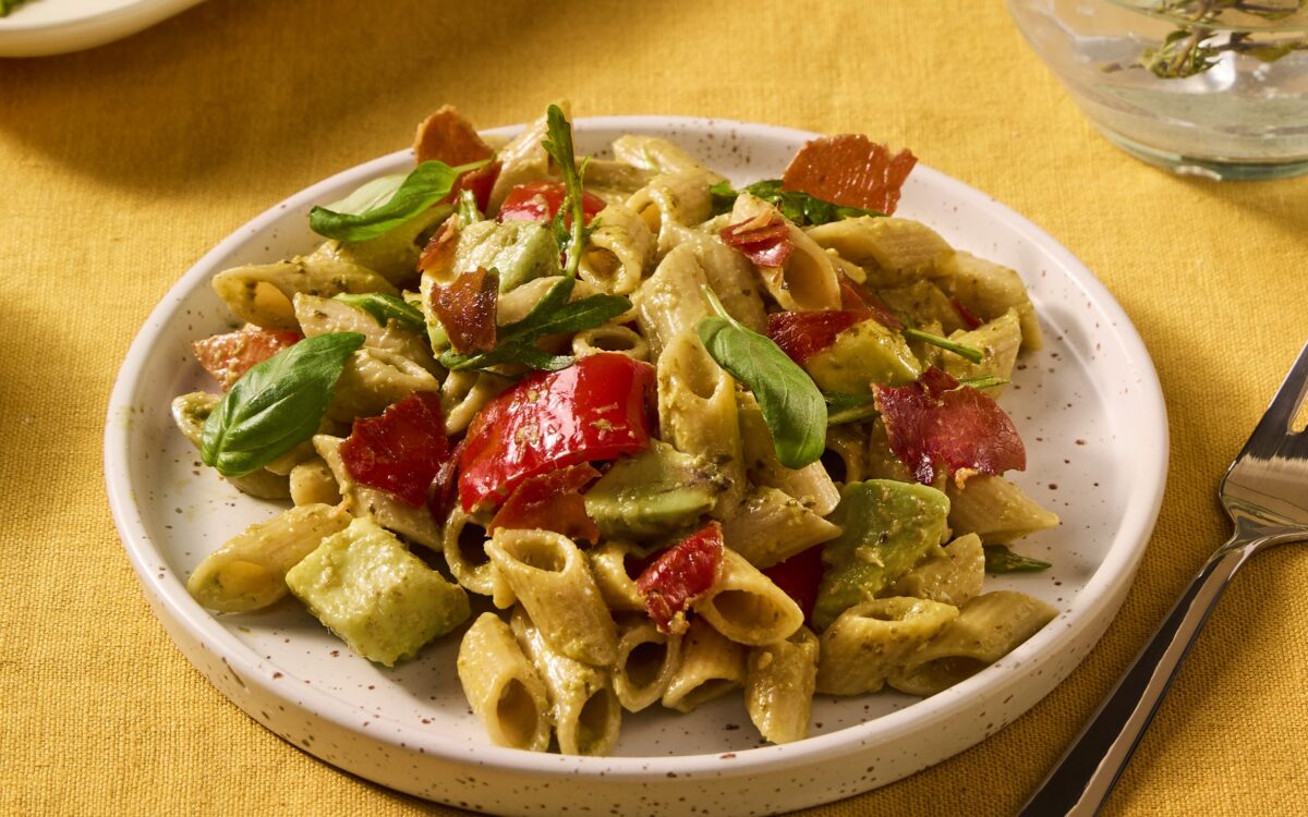 Recept Pastasalade met avocado en romige groene pesto Grand'Italia