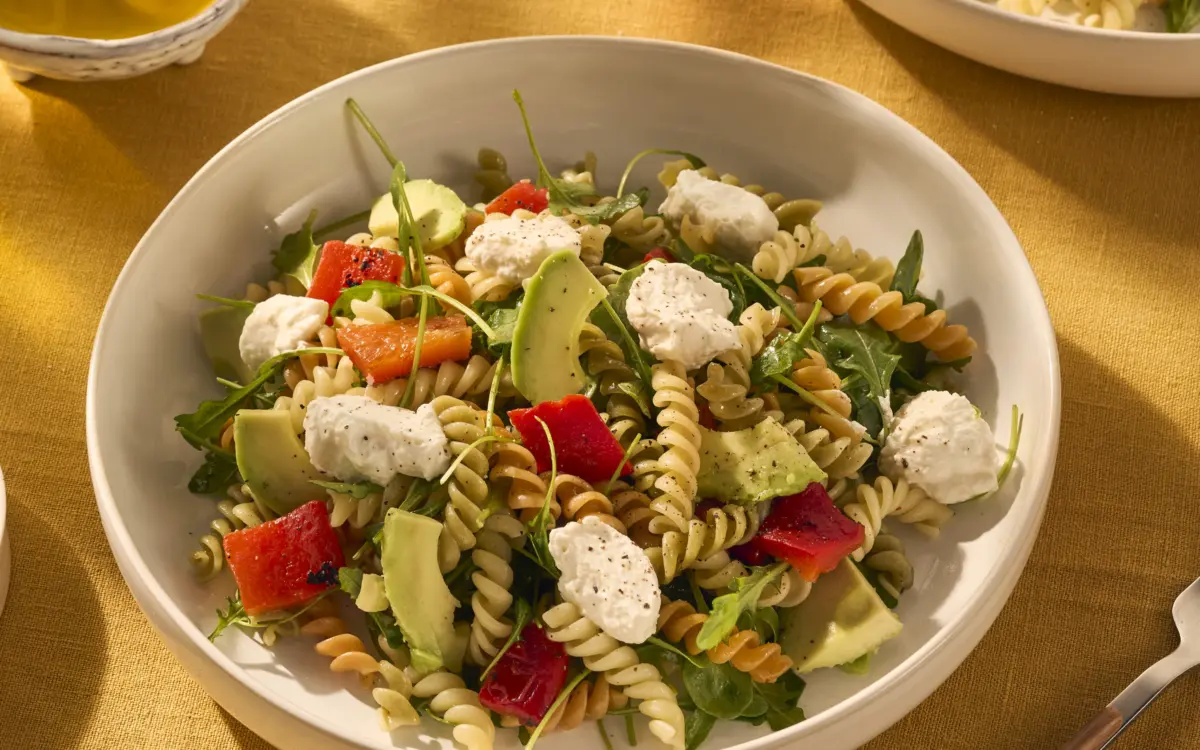 Recept pastasalade met ricotta, avocado en gegrilde paprika Grand'Italia
