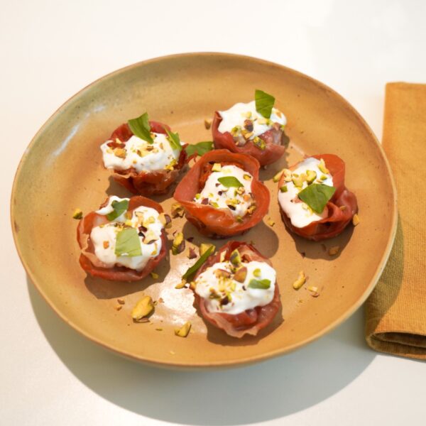 Recept crispy prosciutto met pistache pesto en burrata Grand'Italia
