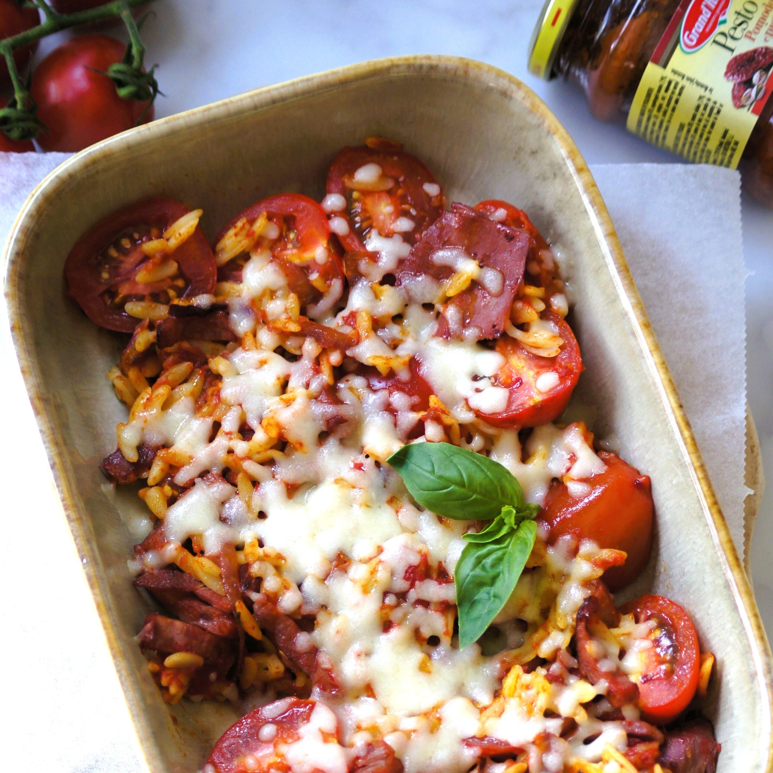 Baked pomodori orzo met pesto en paprika