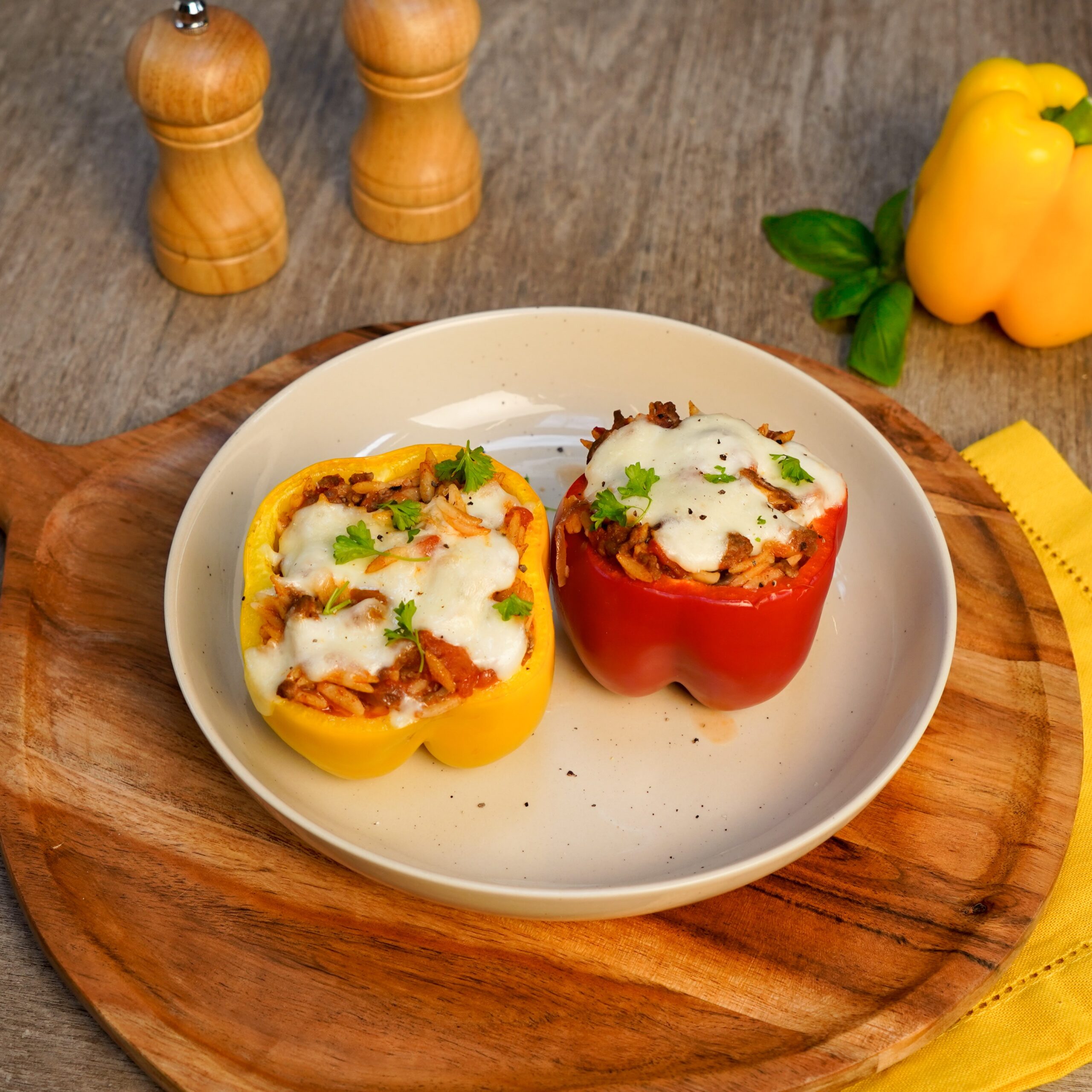 Gevulde paprika recept met orzo gehakt en mozzarella