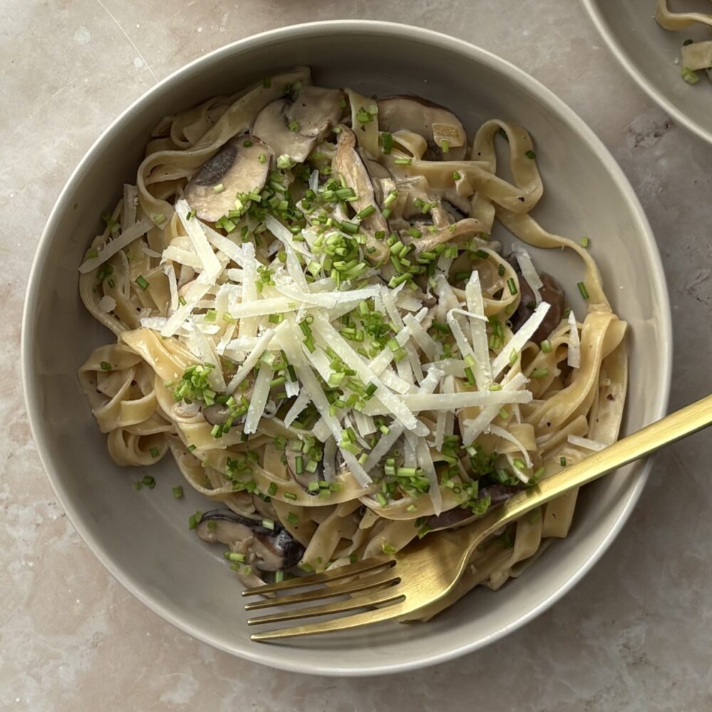 Recept tagliatelle met miso roomsaus en paddenstoelen Aan tafel bij Jannie