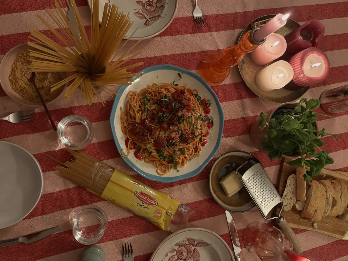 Tafelsetting Stukoreceptjes Spaghetti met paprika-tomaat saus